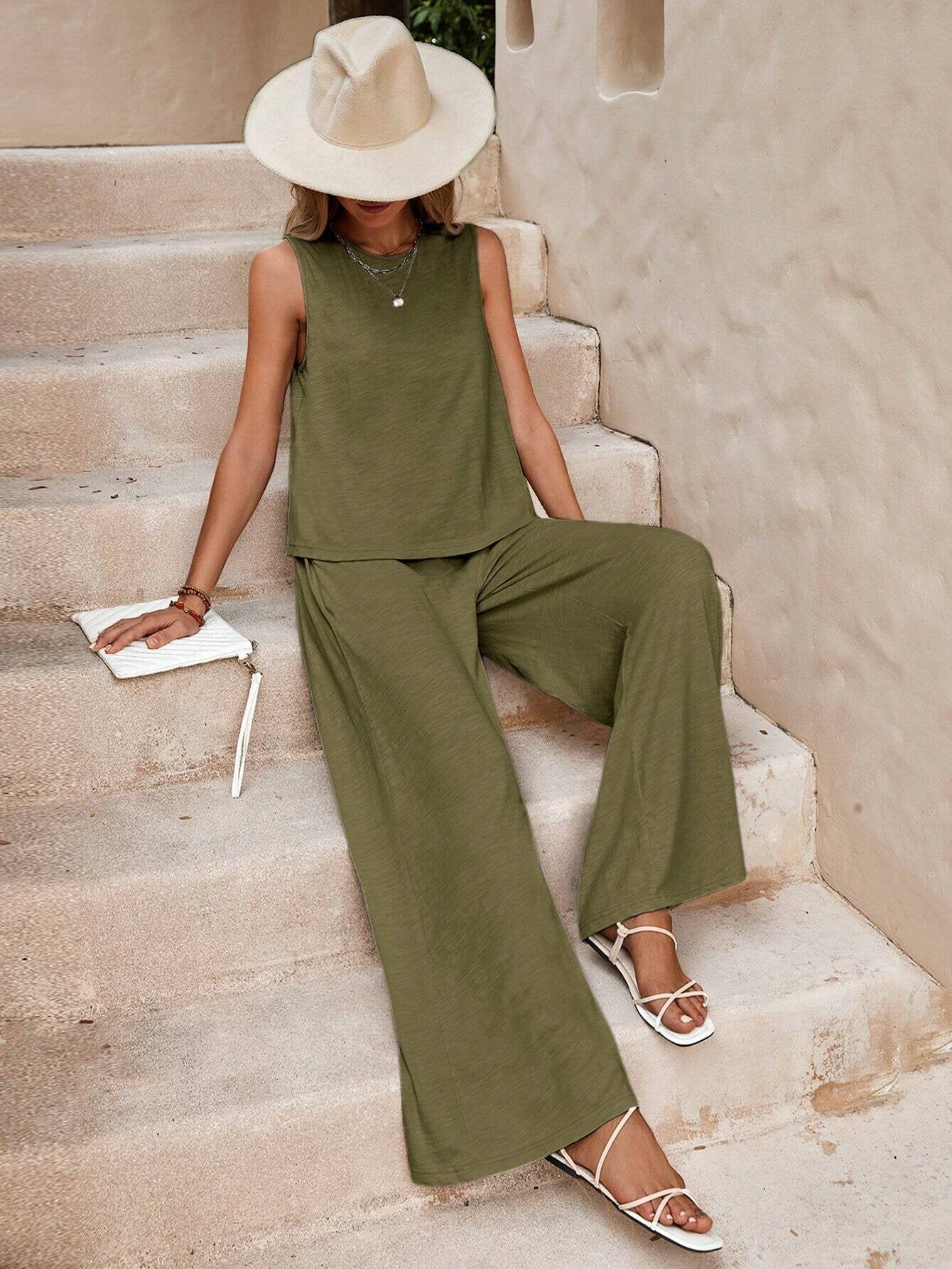 A Two-piece set for women is trendy and versatile, with a loose turtleneck and a round neck. It's a casual cotton girl